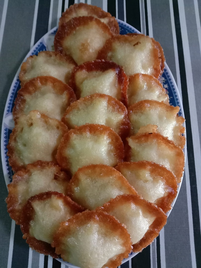 Resepi Cucur Topi Kelantan Paling Ringkas dan Mudah untuk Disediakan! 2 kuih topi